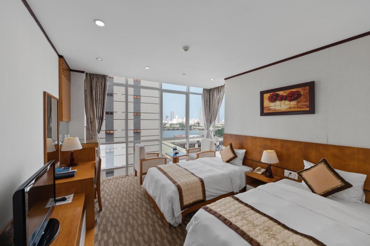 Danang Petro Hotel Bagian luar foto