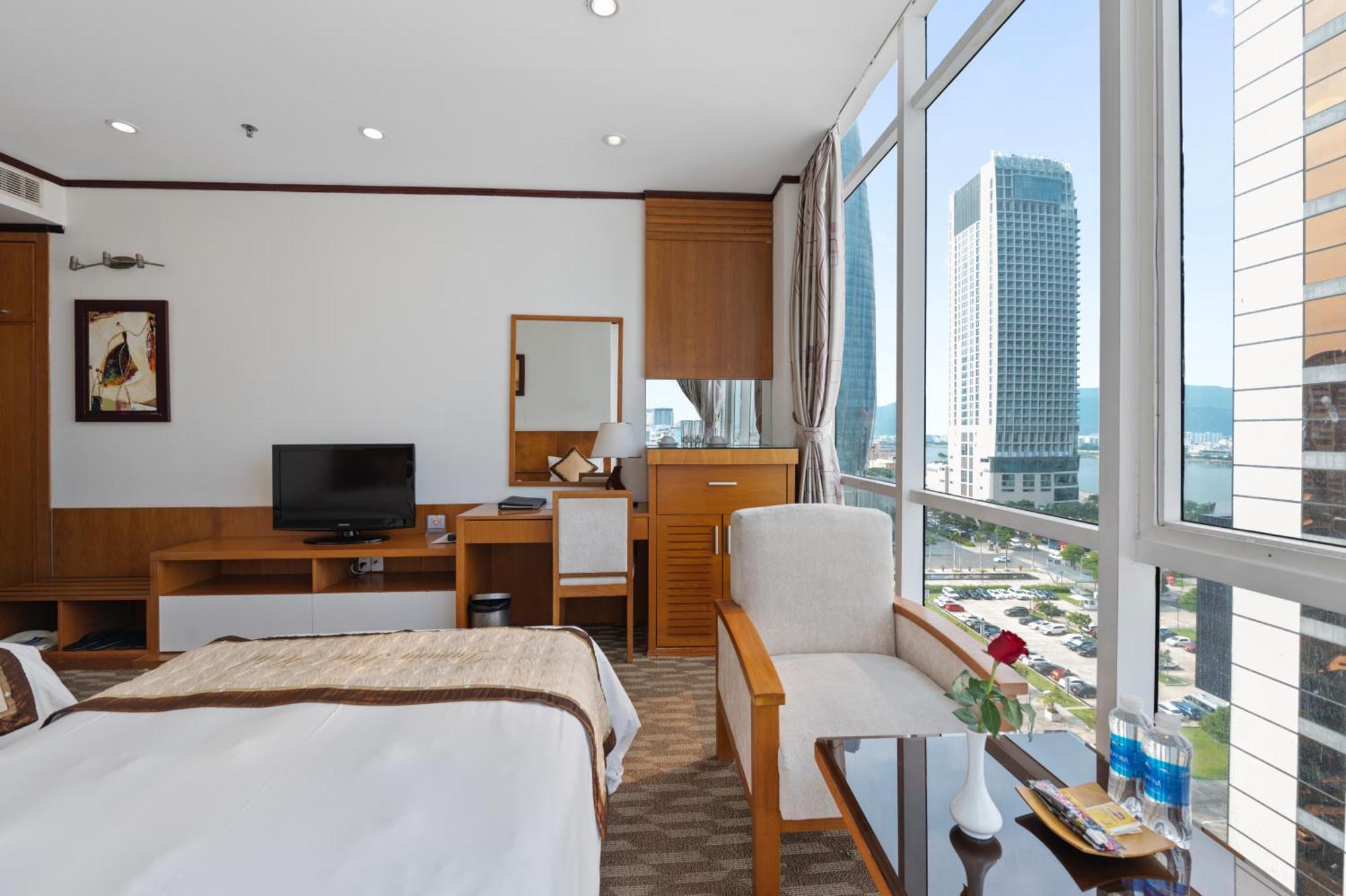 Danang Petro Hotel Bagian luar foto