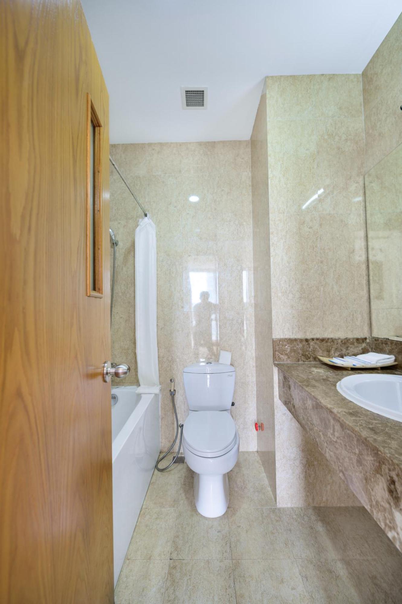 Danang Petro Hotel Bagian luar foto