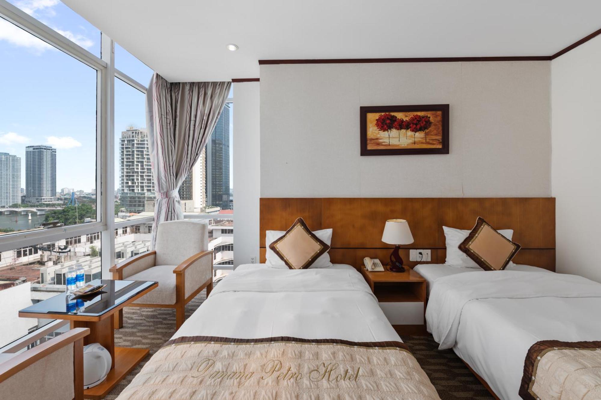 Danang Petro Hotel Bagian luar foto