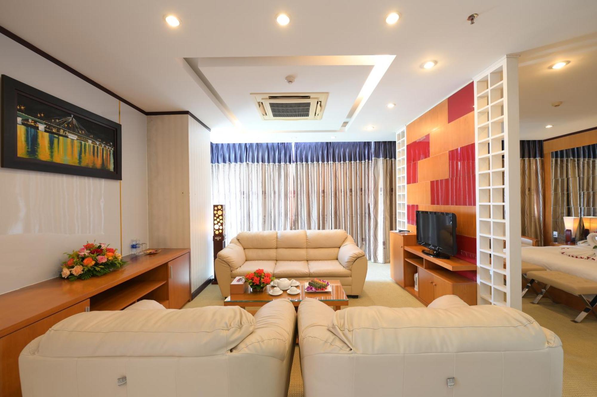 Danang Petro Hotel Bagian luar foto