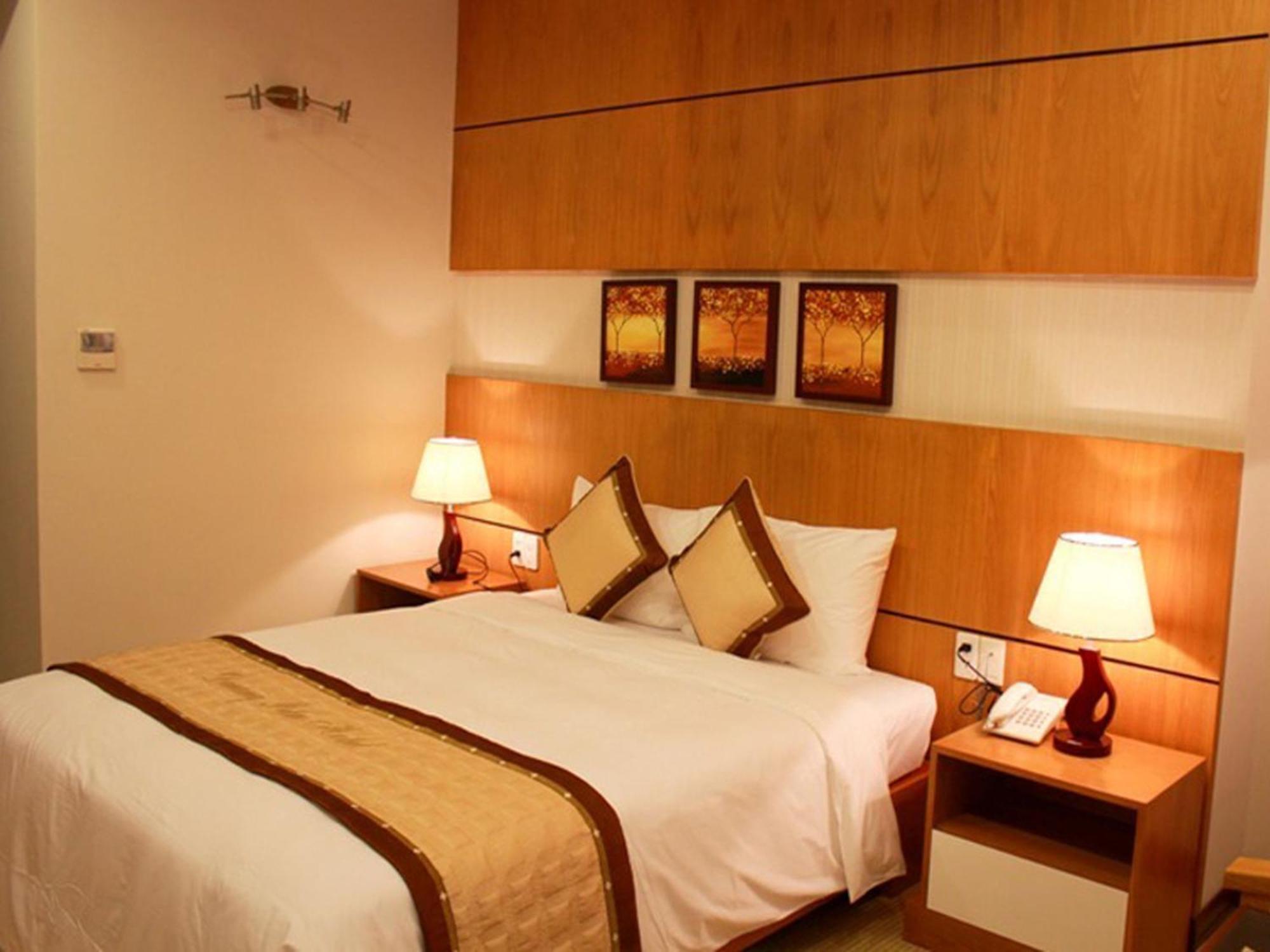 Danang Petro Hotel Bagian luar foto