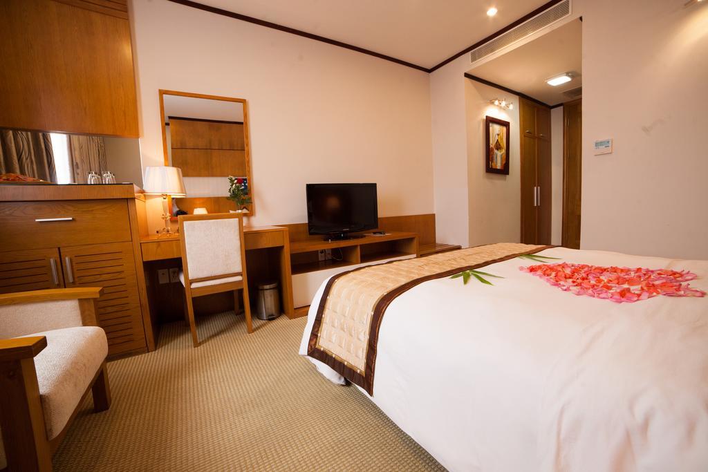 Danang Petro Hotel Bagian luar foto