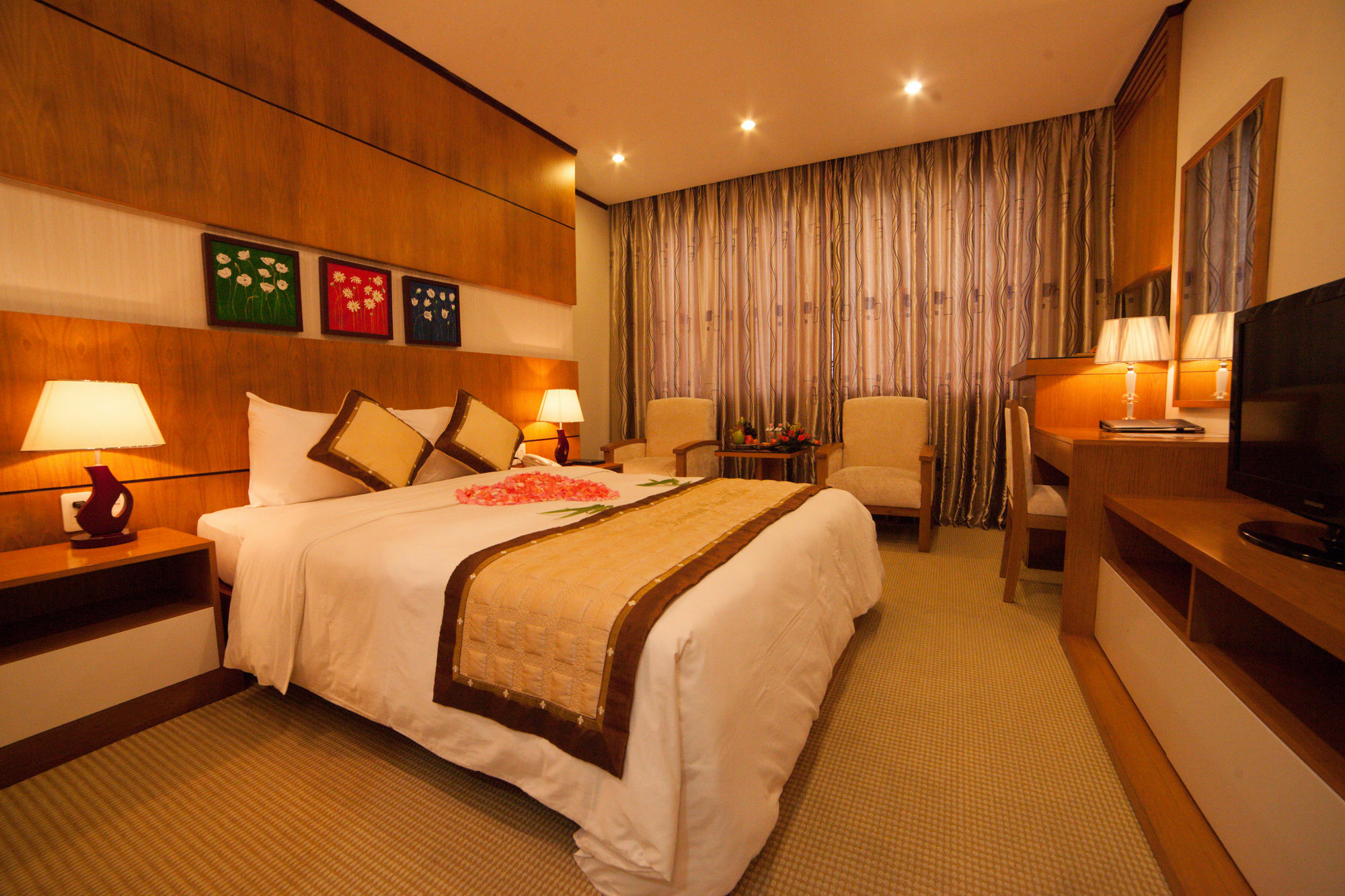 Danang Petro Hotel Bagian luar foto